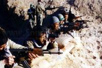 علی دهکردی در نمایی ازفیلم سجده بر آب