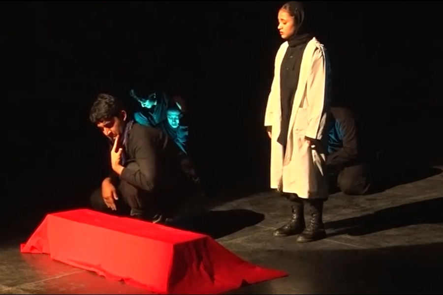 بازماندگان با مرگ نفس می کشند